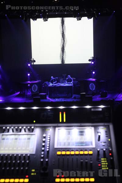 PAN SONIC - 2008-06-06 - PARIS - Espace Charlie Parker - Grande Halle - 